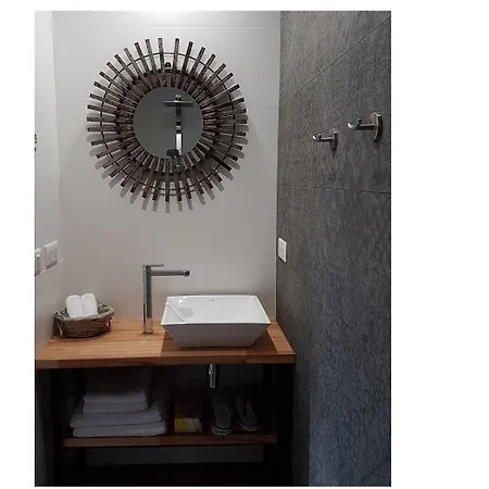 Asinerie Kuleni 3* Ponteilla