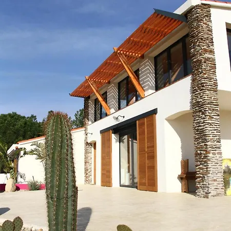 Asinerie Kuleni Ponteilla