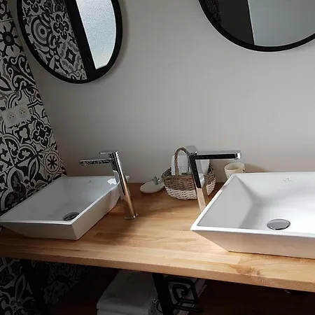 Asinerie Kuleni Casa de hóspedes